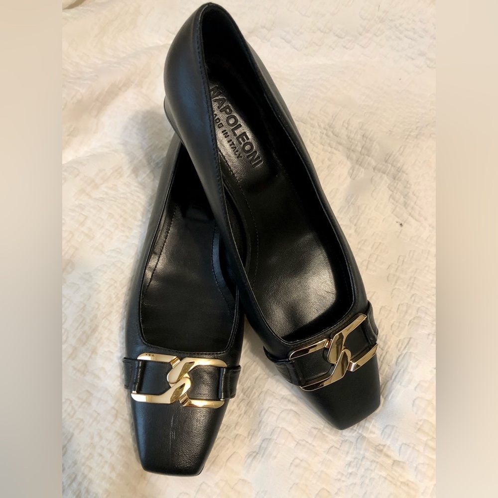 NAPOLEONI Chic Black Leather Loafers Gold Chain Buckle Accent 40 NWOB